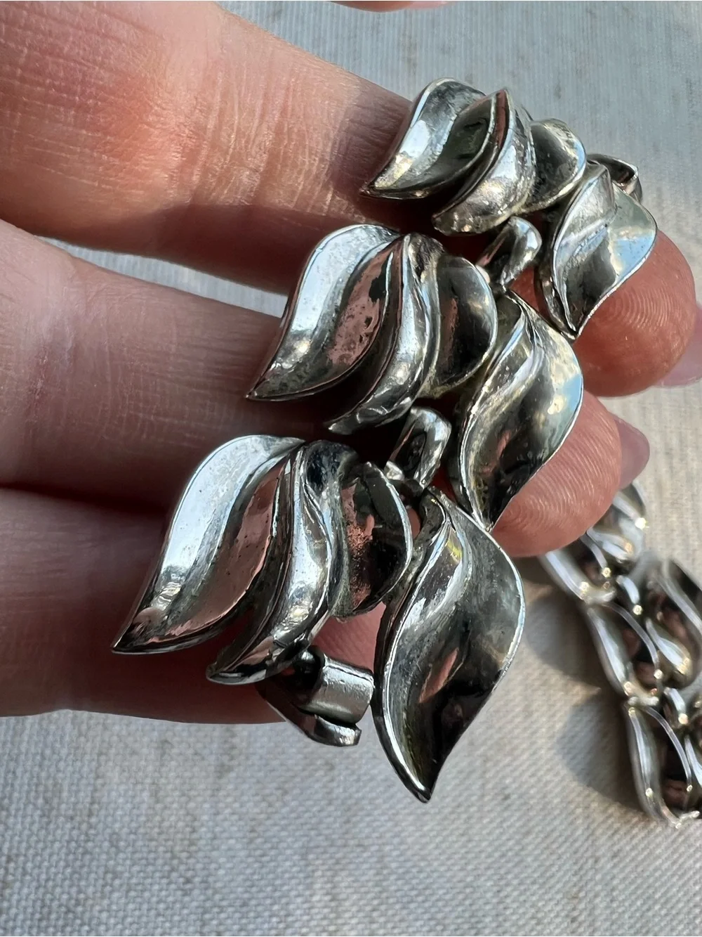 Vintage Silver Tone Trifari Leaf Link Bracelet